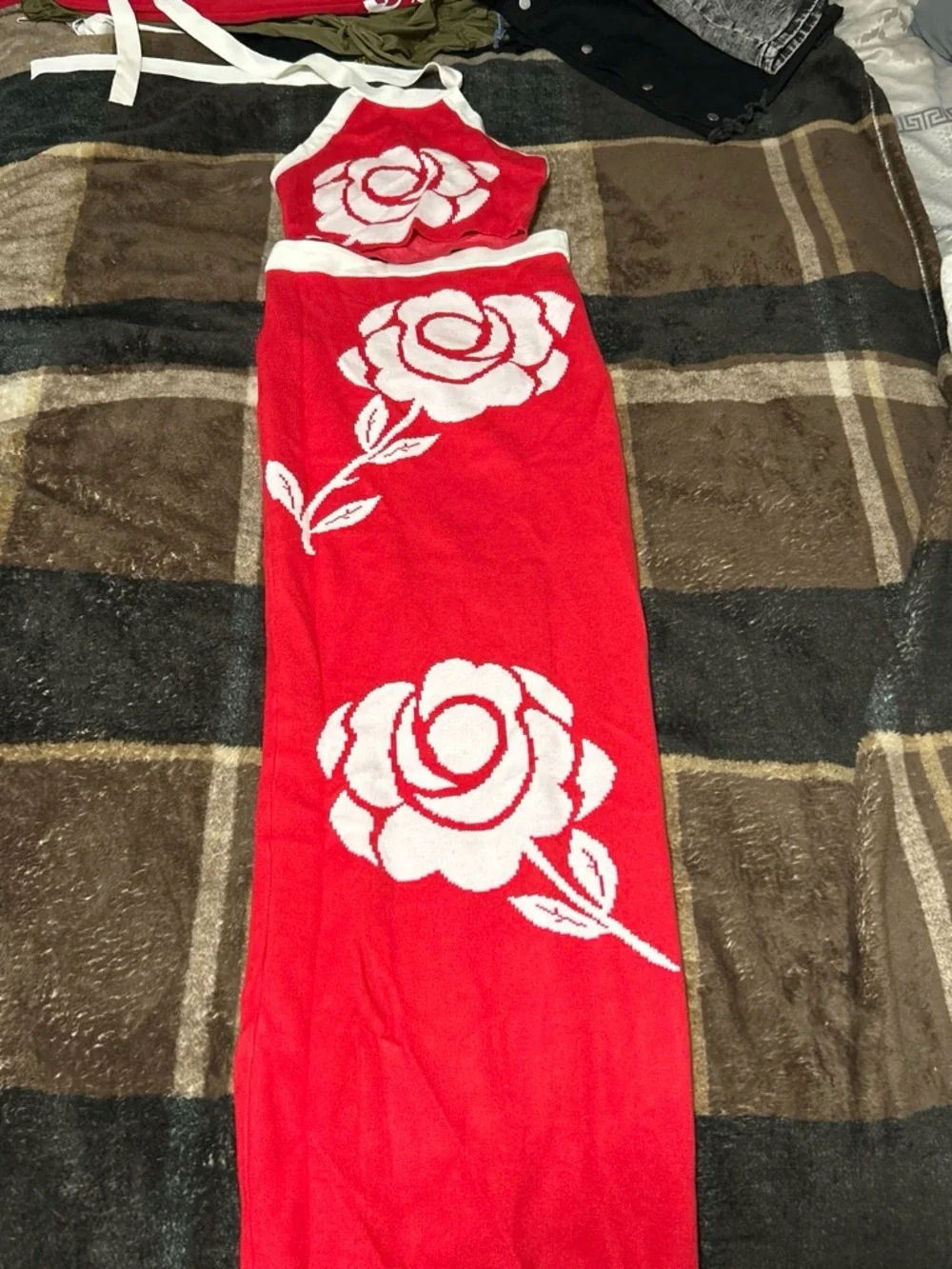 CHANEL Red and White Rose Knit Chemise